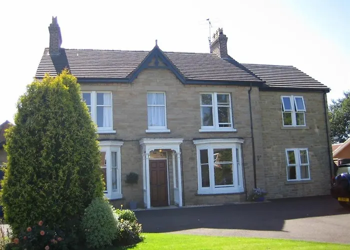 The Poplars Rooms & Cottages