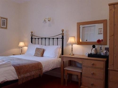 The Poplars & Bed & Breakfast 4*